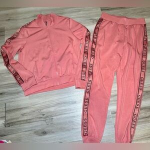 Guess logo matching outfit